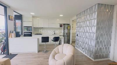 Apartamento en arriendo en Lalinde, Medellín · foto 4 de 14