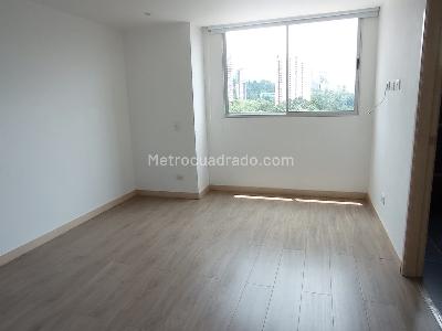 Apartamento de 3 alcobas en arriendo en Los Naranjos, Medellín, 220 m² · foto 10 de 20