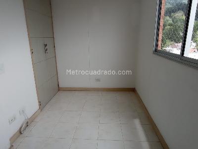 Apartamento de 3 alcobas en arriendo en Los Naranjos, Medellín, 220 m² · foto 13 de 20
