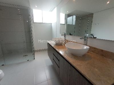 Apartamento de 3 alcobas en arriendo en Los Naranjos, Medellín, 220 m² · foto 17 de 20