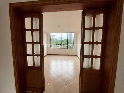 Apartamento de 3 alcobas en arriendo en El Castillo, Medellín, 135 m² · foto 4 de 20