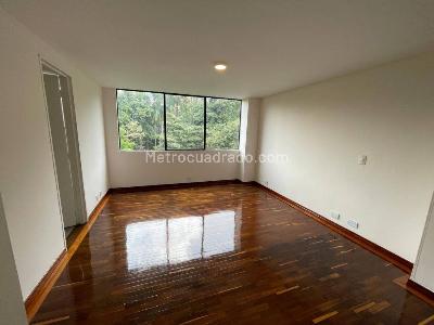 Apartamento de 3 alcobas en arriendo en El Castillo, Medellín, 135 m² · foto 8 de 20