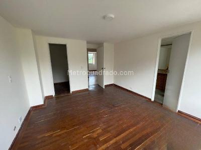 Apartamento de 3 alcobas en arriendo en El Castillo, Medellín, 135 m² · foto 14 de 20