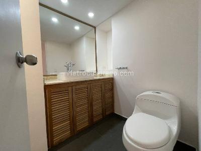 Apartamento de 3 alcobas en arriendo en El Castillo, Medellín, 135 m² · foto 20 de 20