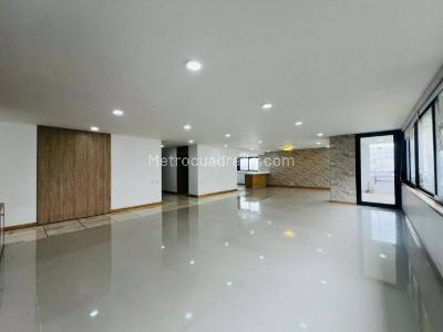 Apartamento en arriendo en Lalinde, Medellín · foto 3 de 20