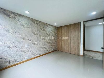 Apartamento en arriendo en Lalinde, Medellín · foto 15 de 20