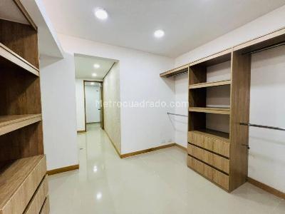 Apartamento en arriendo en Lalinde, Medellín · foto 19 de 20