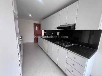 Apartamento de 3 alcobas en arriendo en Campo Amor, Medellín, 175 m² · foto 5 de 20
