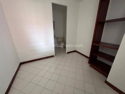 Apartamento de 3 alcobas en arriendo en Campo Amor, Medellín, 175 m² · foto 13 de 20