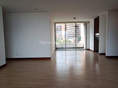 Apartamento de 3 alcobas en arriendo en Los Balsos Ii, Medellín, 135 m² · foto 2 de 20