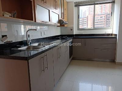 Apartamento de 3 alcobas en arriendo en Los Balsos Ii, Medellín, 135 m² · foto 6 de 20