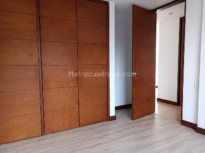 Apartamento de 3 alcobas en arriendo en Los Balsos Ii, Medellín, 135 m² · foto 12 de 20