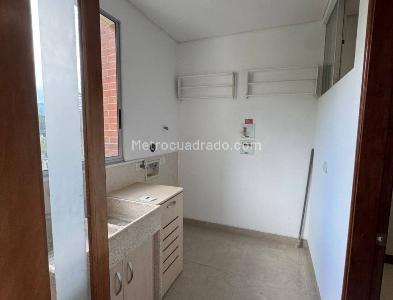 Apartamento en arriendo en Los Balsos N, Medellín · foto 16 de 19