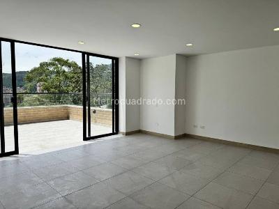 Apartamento de 2 alcobas en arriendo en El Tesoro, Medellín, 100 m² · foto 2 de 18