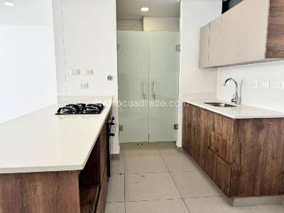Apartamento de 2 alcobas en arriendo en El Tesoro, Medellín, 100 m² · foto 5 de 18