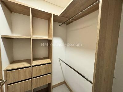 Apartamento de 2 alcobas en arriendo en El Tesoro, Medellín, 100 m² · foto 11 de 18
