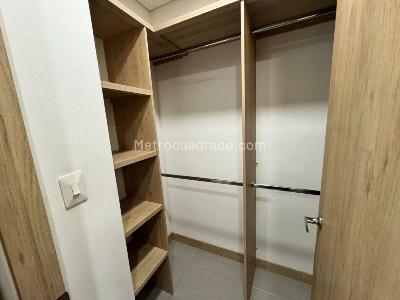 Apartamento de 2 alcobas en arriendo en El Tesoro, Medellín, 100 m² · foto 12 de 18