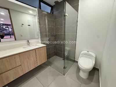 Apartamento de 2 alcobas en arriendo en El Tesoro, Medellín, 100 m² · foto 13 de 18
