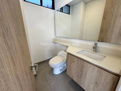 Apartamento de 2 alcobas en arriendo en El Tesoro, Medellín, 100 m² · foto 14 de 18