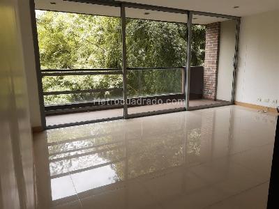 Apartamento de 3 alcobas en arriendo en El Castillo, Medellín, 100 m² · foto 2 de 20