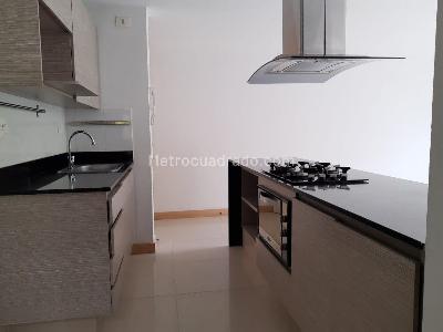 Apartamento de 3 alcobas en arriendo en El Castillo, Medellín, 100 m² · foto 4 de 20