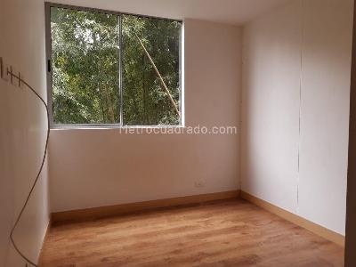 Apartamento de 3 alcobas en arriendo en El Castillo, Medellín, 100 m² · foto 10 de 20