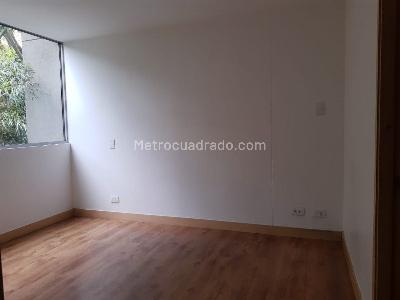 Apartamento de 3 alcobas en arriendo en El Castillo, Medellín, 100 m² · foto 11 de 20