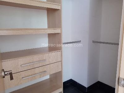 Apartamento de 3 alcobas en arriendo en El Castillo, Medellín, 100 m² · foto 15 de 20