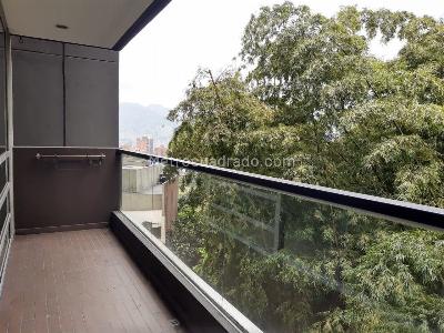 Apartamento de 3 alcobas en arriendo en El Castillo, Medellín, 100 m² · foto 18 de 20