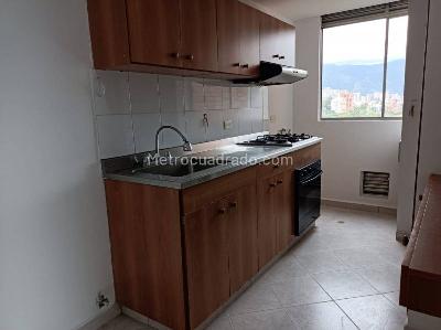 Apartamento de 2 alcobas en arriendo en Los Balsos Ii, Medellín, 95 m² · foto 4 de 19