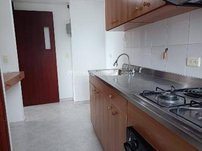 Apartamento de 2 alcobas en arriendo en Los Balsos Ii, Medellín, 95 m² · foto 5 de 19