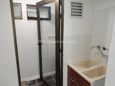 Apartamento de 3 alcobas en arriendo en San Bernardo, Medellín, 68 m² · foto 11 de 13