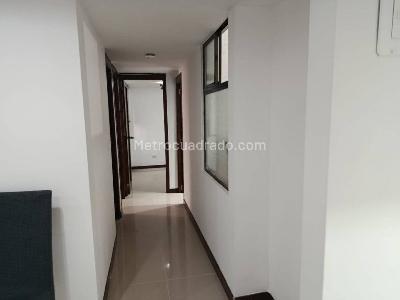 Apartamento de 3 alcobas en arriendo en San Bernardo, Medellín, 68 m² · foto 12 de 13
