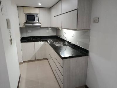 Apartamento de 3 alcobas en arriendo en San Bernardo, Medellín, 68 m² · foto 3 de 13