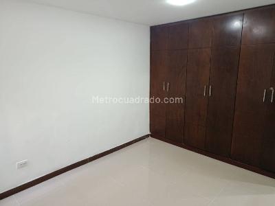 Apartamento de 3 alcobas en arriendo en San Bernardo, Medellín, 68 m² · foto 5 de 13