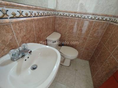 Apartamento de 4 alcobas en arriendo en Lorena, Medellín, 240 m² · foto 17 de 20