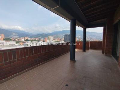 Apartamento de 4 alcobas en arriendo en Lorena, Medellín, 240 m² · foto 19 de 20