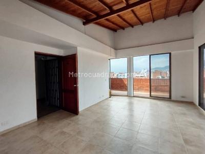 Apartamento de 4 alcobas en arriendo en Lorena, Medellín, 240 m² · foto 2 de 20