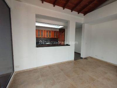 Apartamento de 4 alcobas en arriendo en Lorena, Medellín, 240 m² · foto 3 de 20