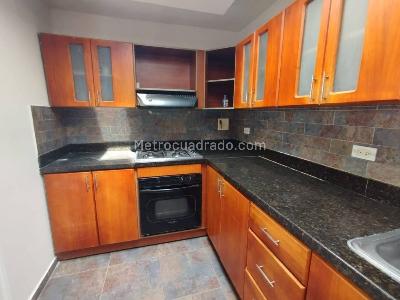 Apartamento de 4 alcobas en arriendo en Lorena, Medellín, 240 m² · foto 5 de 20