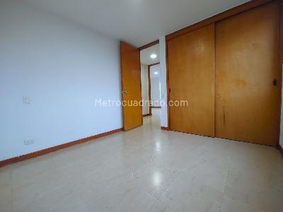 Apartamento de 3 alcobas en arriendo en El Diamante 2, Medellín, 125 m² · foto 5 de 8