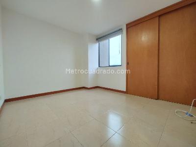 Apartamento de 3 alcobas en arriendo en El Diamante 2, Medellín, 125 m² · foto 6 de 8
