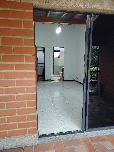 Casa de 4 alcobas en arriendo en El Yerbal, Envigado, 187 m² · foto 14 de 16