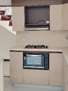 Casa de 4 alcobas en arriendo en El Yerbal, Envigado, 187 m² · foto 2 de 16