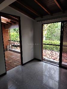 Casa de 4 alcobas en arriendo en El Yerbal, Envigado, 187 m² · foto 7 de 16