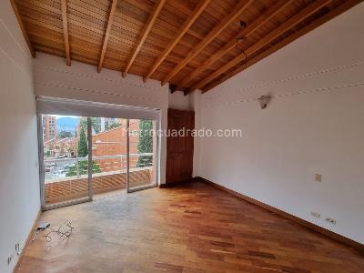 Casa de 4 alcobas en arriendo en El Tesoro, Medellín, 330 m² · foto 7 de 20
