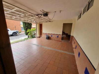Casa de 4 alcobas en arriendo en El Tesoro, Medellín, 330 m² · foto 20 de 20
