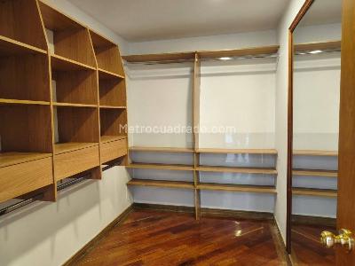 Apartamento de 3 alcobas en arriendo en Los Balsos Ii, Medellín, 227 m² · foto 11 de 20