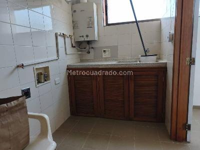 Apartamento de 3 alcobas en arriendo en Los Balsos Ii, Medellín, 227 m² · foto 20 de 20