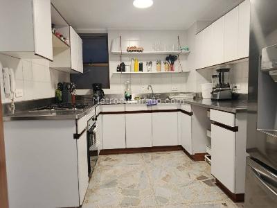 Apartamento de 4 alcobas en arriendo en Las Lomas 2, Medellín, 170 m² · foto 3 de 20